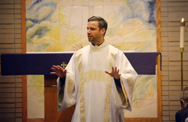 Lukas-preaching-st-johns