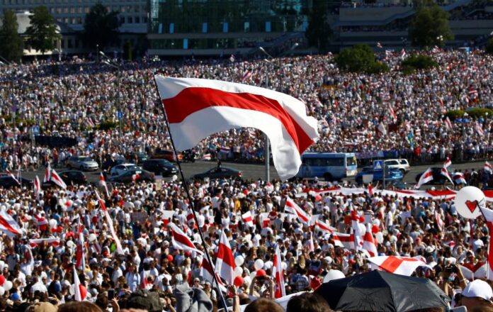 2020-08-16T151017Z_508257151_RC23FI9QG9RY_RTRMADP_3_BELARUS-ELECTION-PROTESTS-1024x647