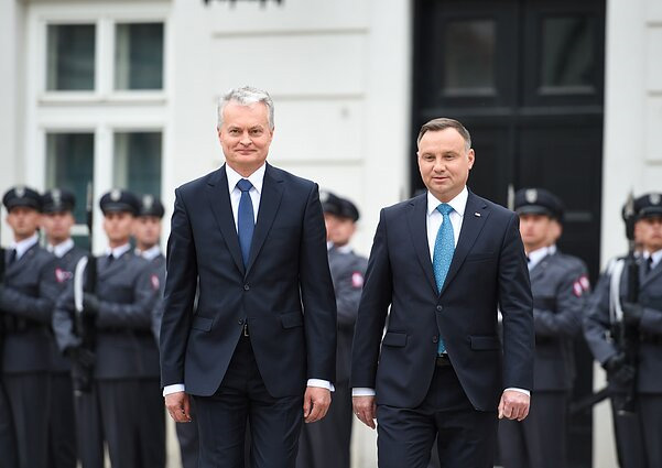 Naused ir duda