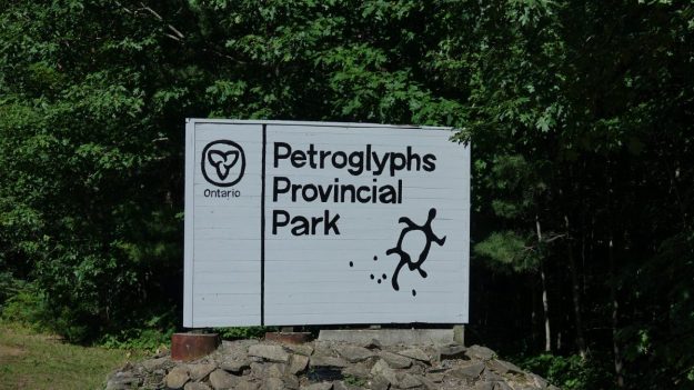 Petroglyphs prov.parko iskaba